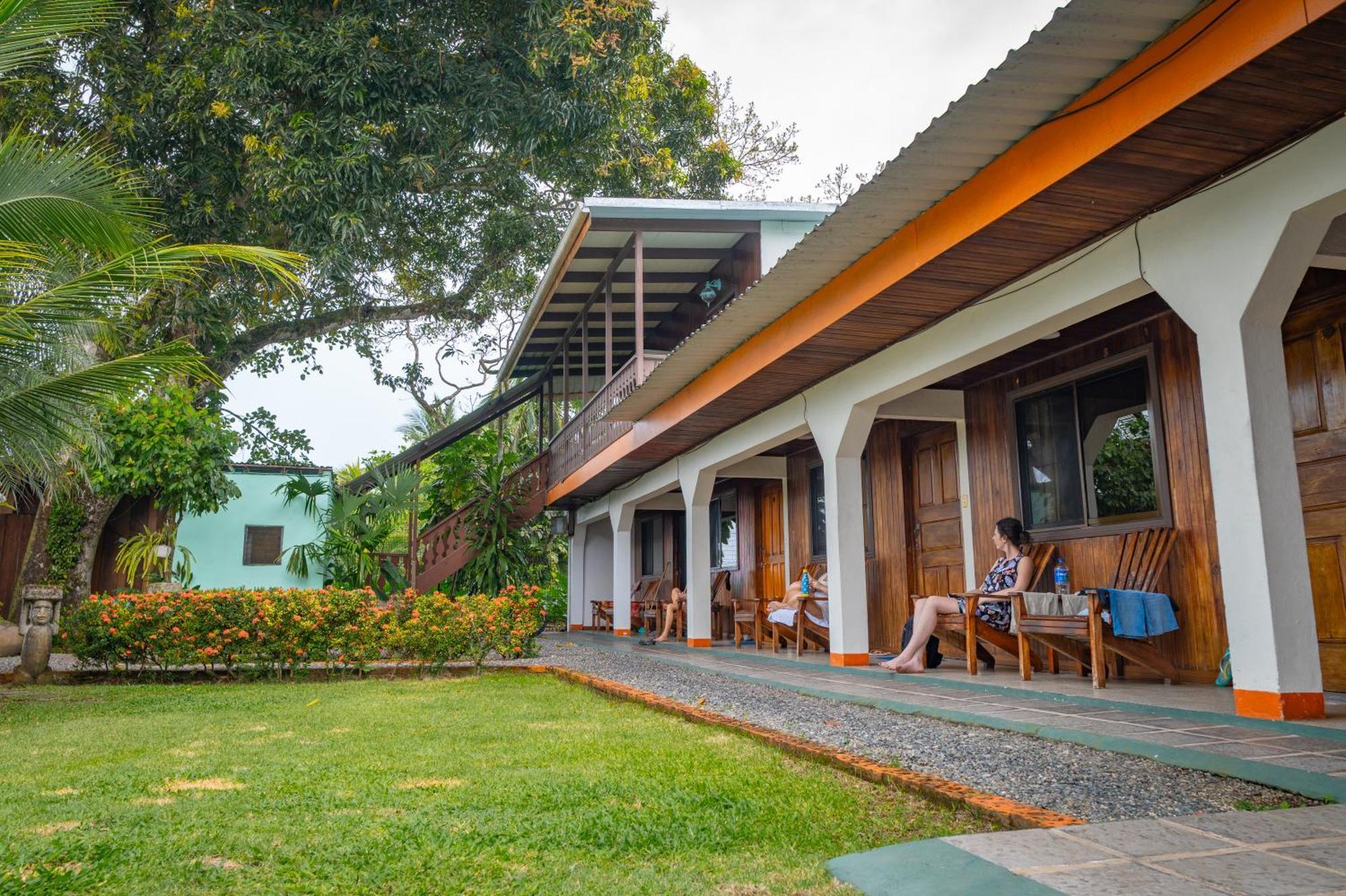 Cabinas Arrecife Cahuita Luaran gambar
