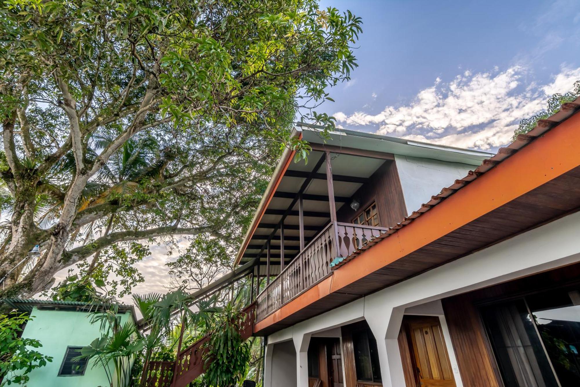 Cabinas Arrecife Cahuita Luaran gambar